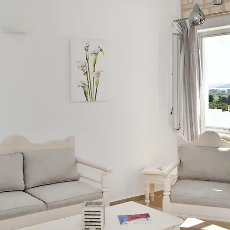 ακτι * Livadia (Paros)