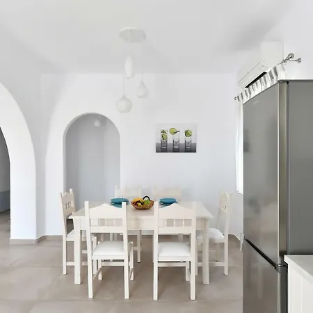 ακτι * Livadia (Paros)